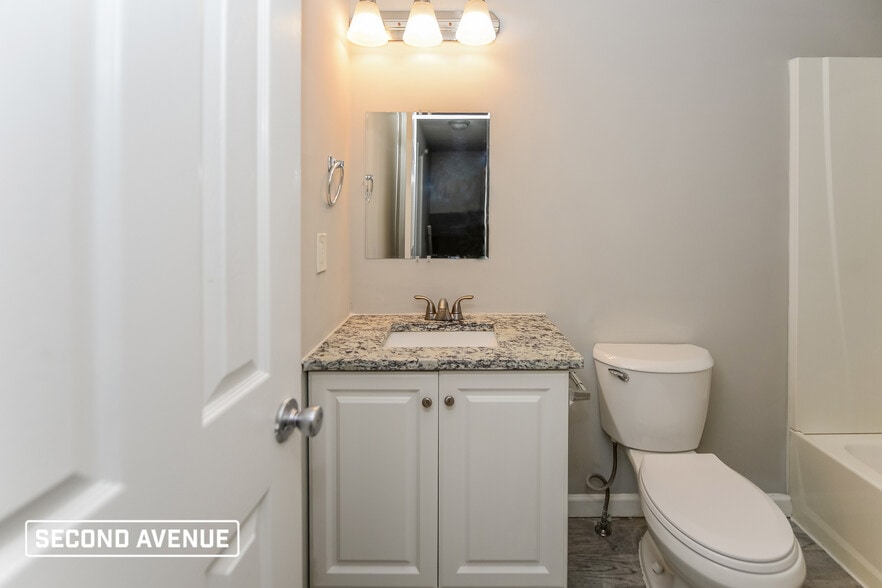 Building Photo - 2209 Summertown Dr