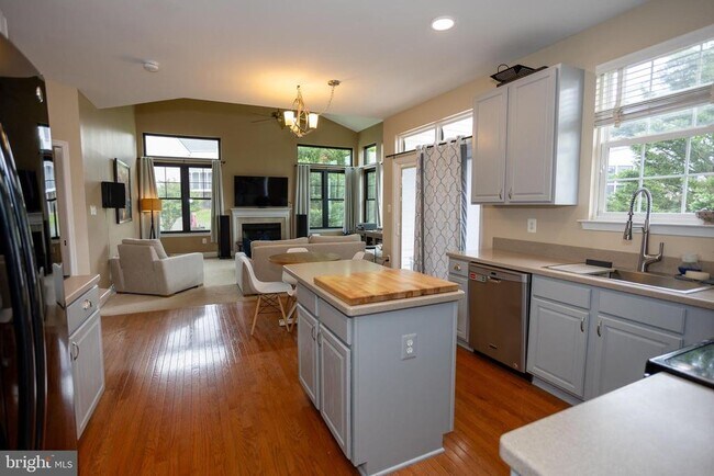Building Photo - 1411 Campbell Ct NE