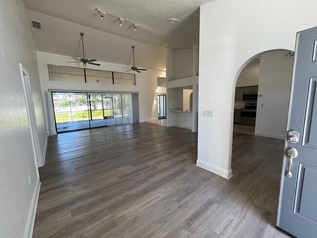 Building Photo - $1,875 ** ANNUAL ** Available 10/15/25 - Newly Renovated ** 3/2 Single Family Home with Oversized...