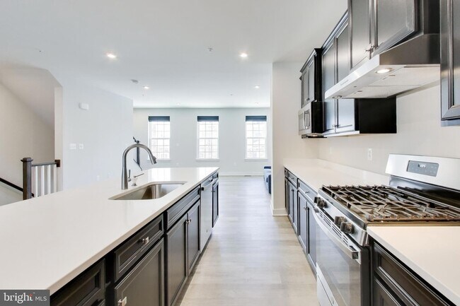 Building Photo - 11330 Meridian Hill Way