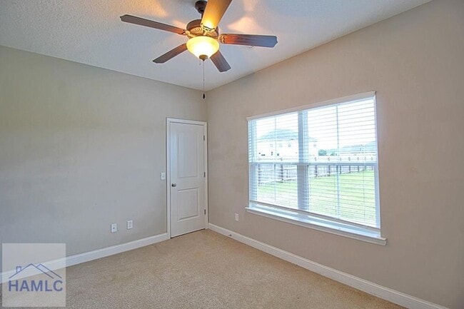 Building Photo - 582 Burke Dr