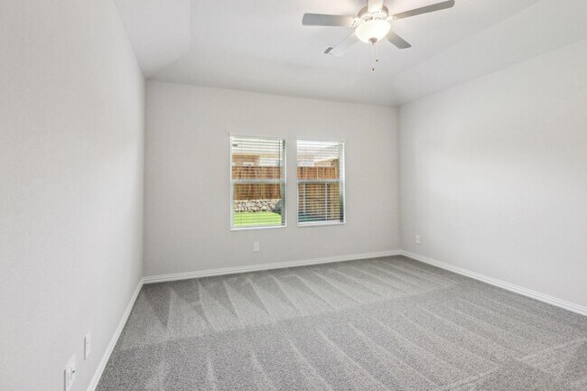 Building Photo - 701 Easthill Dr
