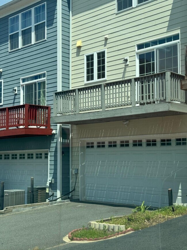 Building Photo - 42689 Tunstall Terrace