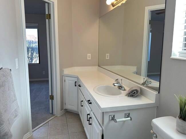 Building Photo - Single-Level 3 Bedroom Townhome in St. George