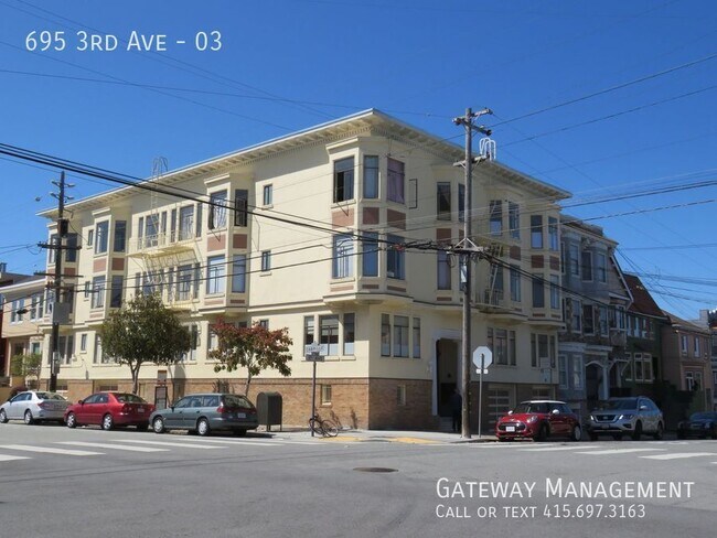 Building Photo - 695 3rd Ave