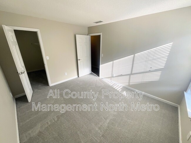 Building Photo - 5990 Barrington Ln