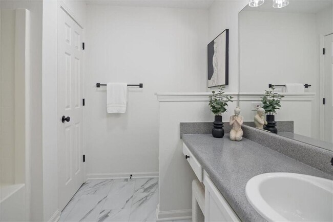 Building Photo - 4033 Ravenwood Ct