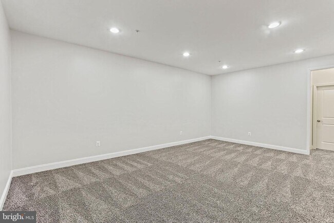 Building Photo - 5807 Duncan Dr