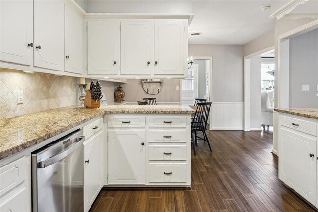 Building Photo - 10714 Piping Rock Ln