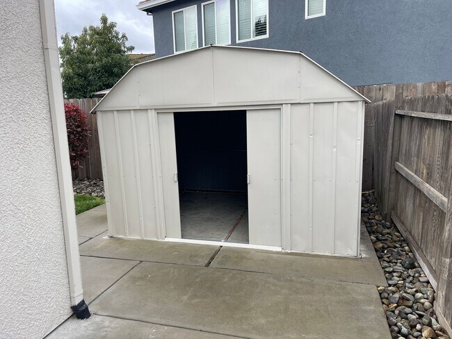 Building Photo - Immaculate 4br Pet Friendly Home in Morada