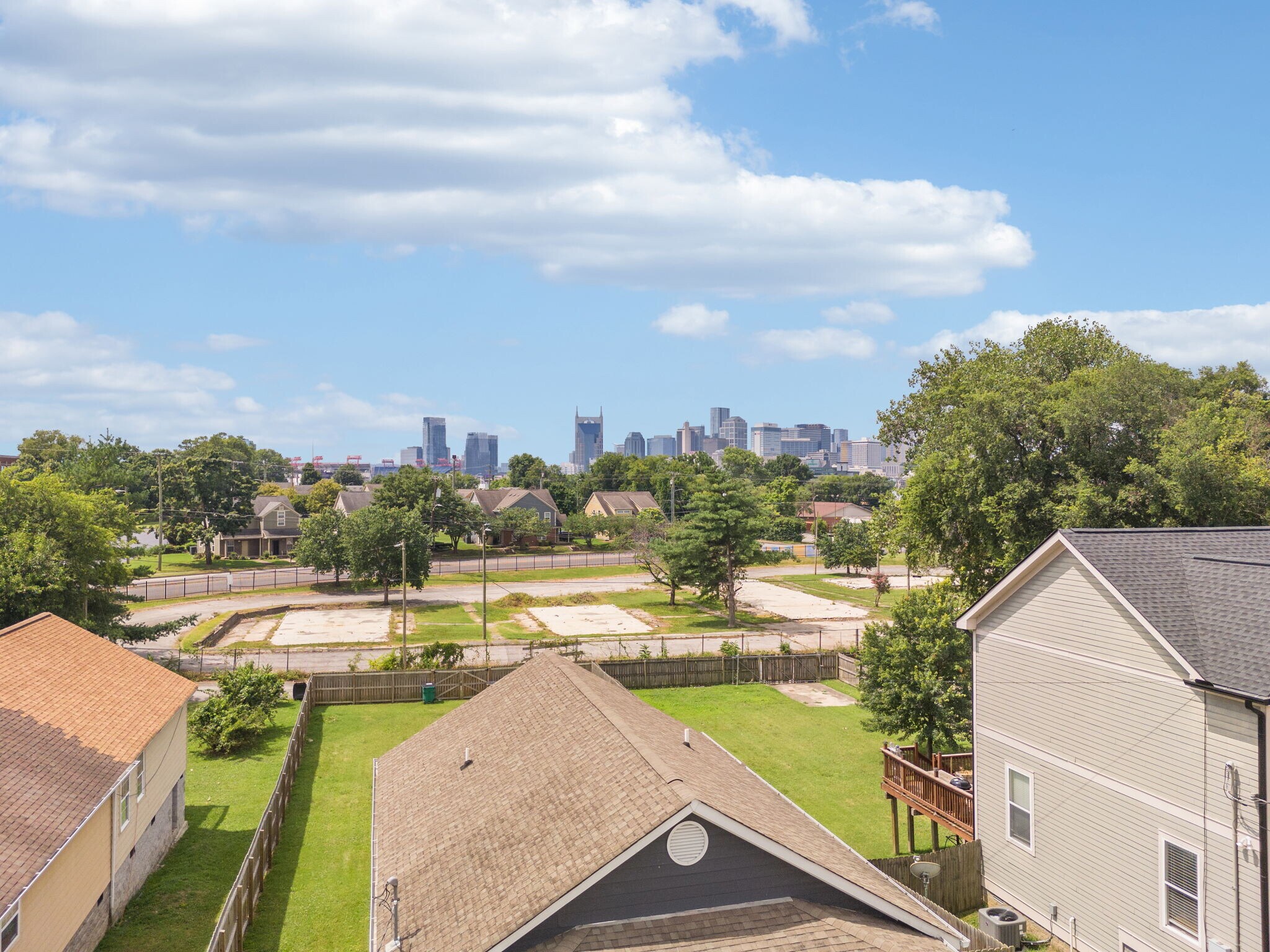 Building Photo - 226 Treutland Ave