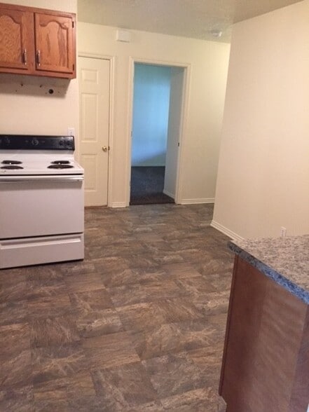 Building Photo - 38 E 140 S