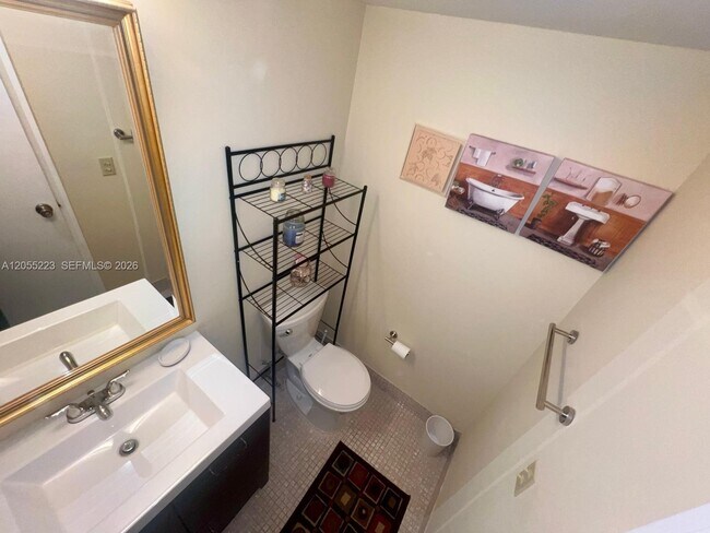 Building Photo - 312 Mansfield G