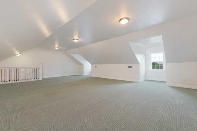 Building Photo - 2630 New Orchard Ct