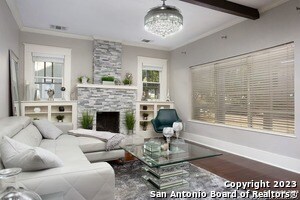 Building Photo - 626 E Woodlawn Ave