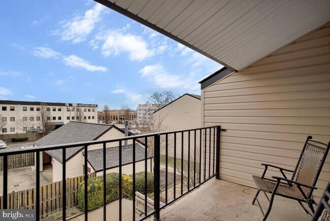 Building Photo - 2572 Riva Rd