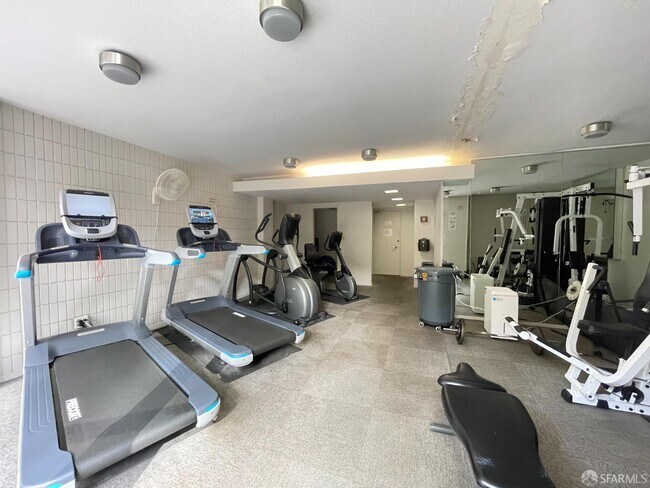 Building Photo - 400 Davey Glen Rd