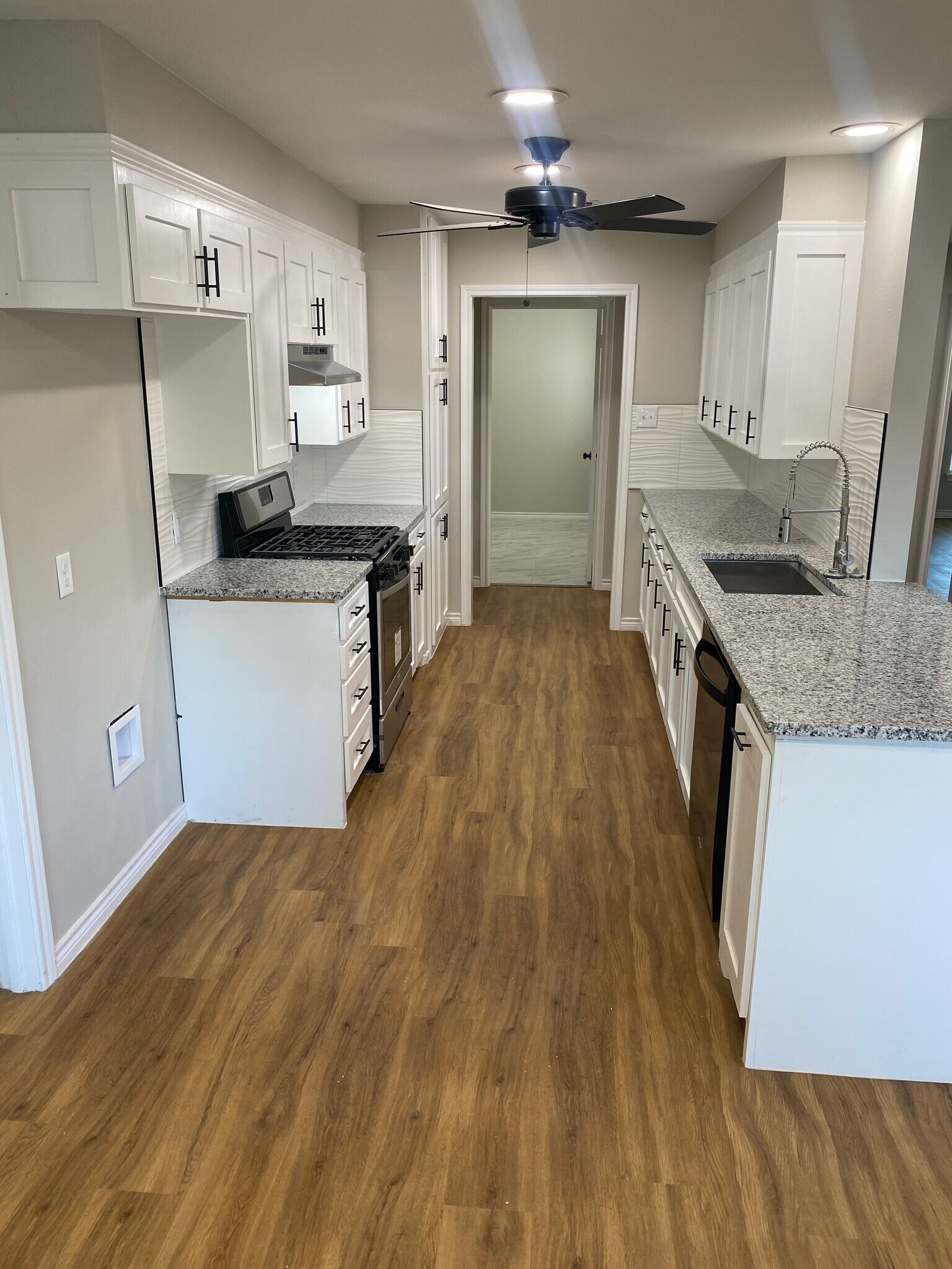 Building Photo - 3213 91st St