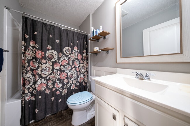 Building Photo - 15233 Emory Ave