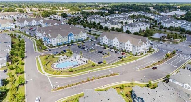 Building Photo - 1733 Dromolin Dr