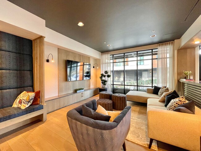 Building Photo - Modern Home For Rent