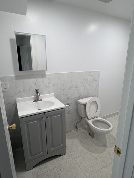 Building Photo - 349 Willow St