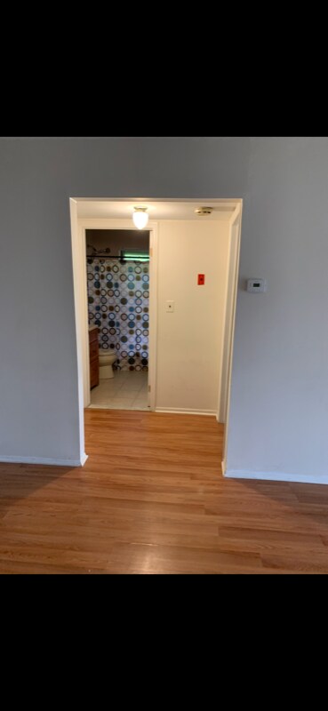 Building Photo - 107 Sharon Garden Ct