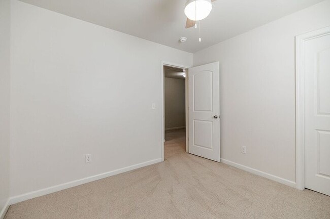 Building Photo - 157 Brockett Dr