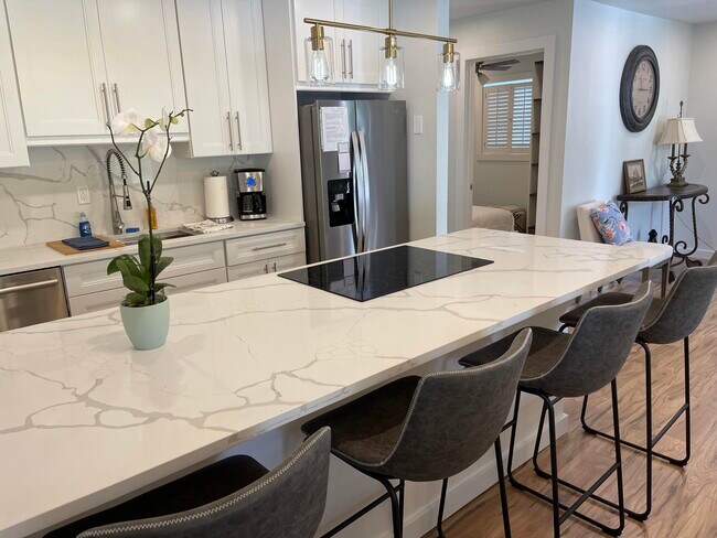 Building Photo - 196 SW Kanner Hwy