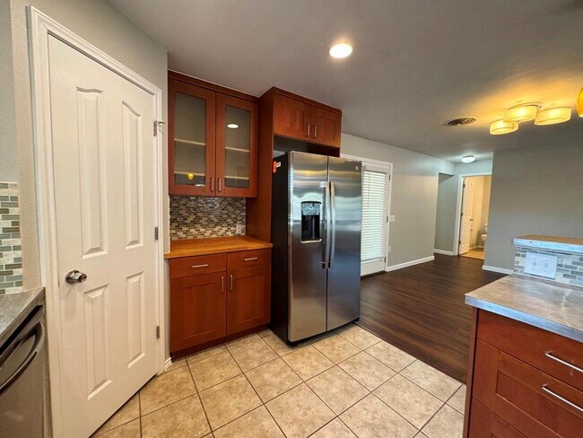 Building Photo - 3003 Burning Oak Dr