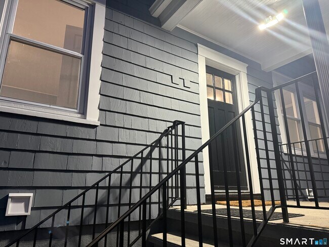 Building Photo - 85 Avery St