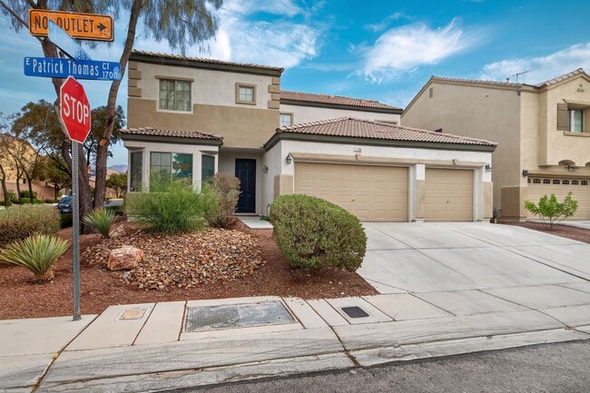 Building Photo - CORNER LOT 4-BEDROOM HOME + LOFT  WITH 3.5 BATHS AND 3-CAR GARAGE!
