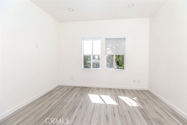Building Photo - 1039 E Santa Anita Ave