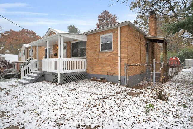 Building Photo - Green Twp- Cozy 2 Bed 1 Bath