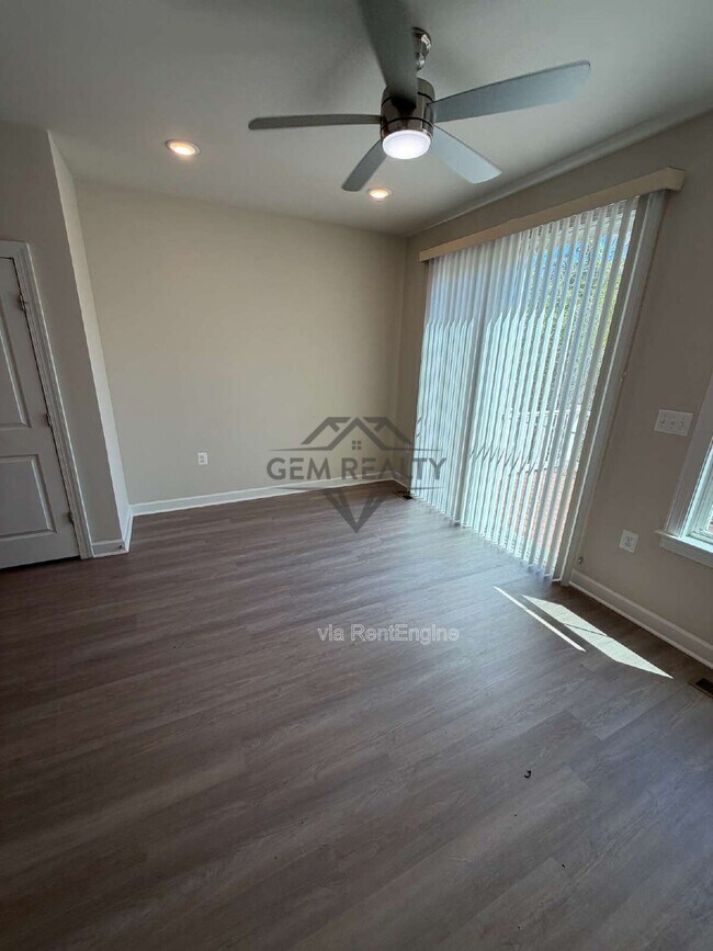 Building Photo - 7231 Mountaineer Dr
