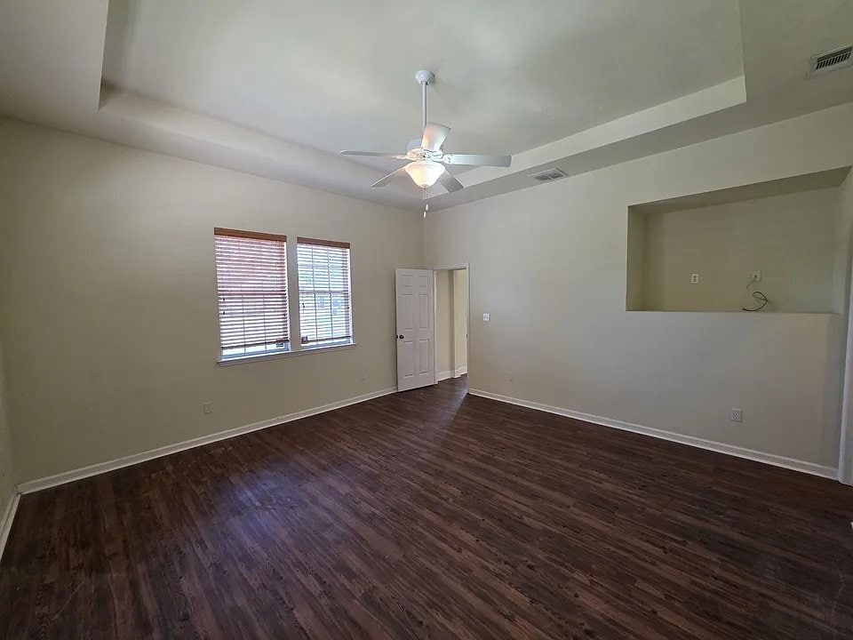 Building Photo - 5531 Hampton Woods Way