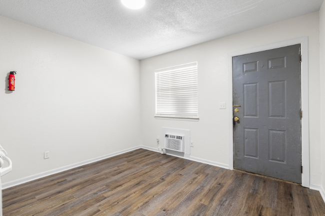 Primary Photo - 901 N Gaskill St