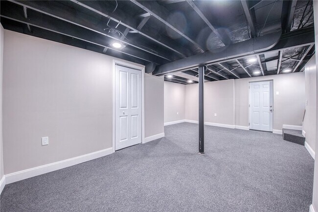 Building Photo - 2158 Reis Run Rd