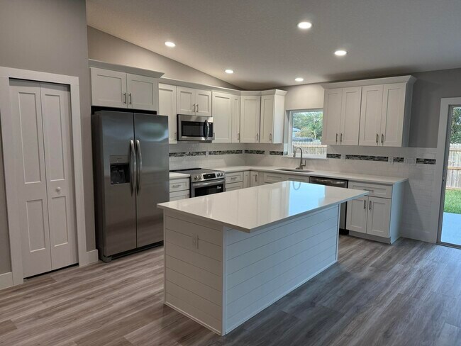 Building Photo - 107 Lobelia Rd