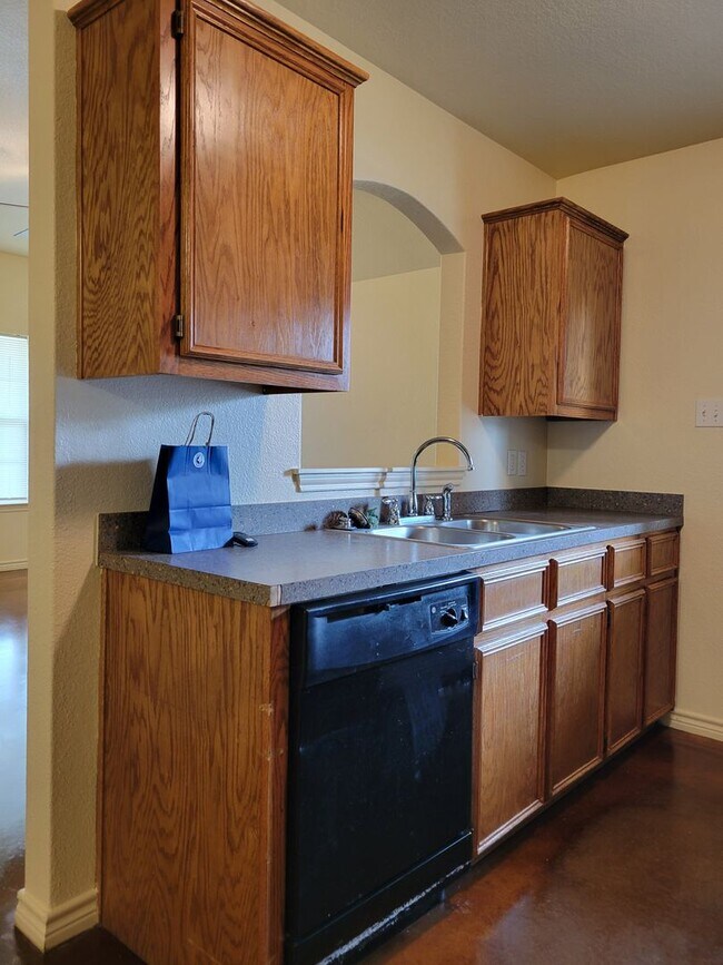Building Photo - 207 Coby Dr