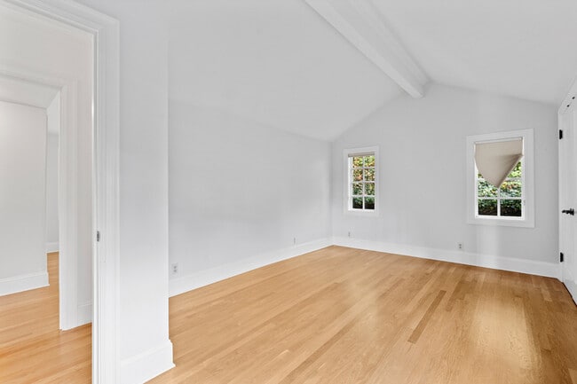 Building Photo - 1435 Newport Way