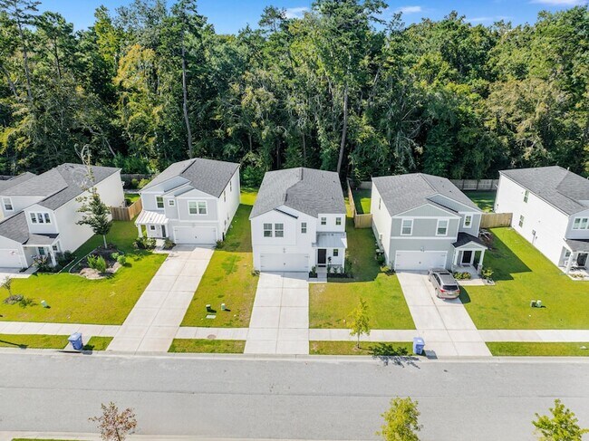 Building Photo - 504 Minim St