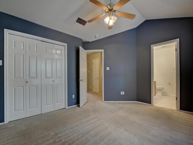 Building Photo - 4400 Switch Willo