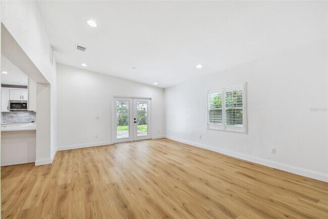 Building Photo - 4802 W Longfellow Ave