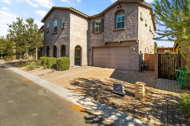 Building Photo - 1063 N 70th Way