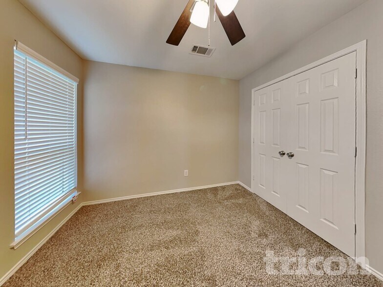 Building Photo - 919 Bermuda St