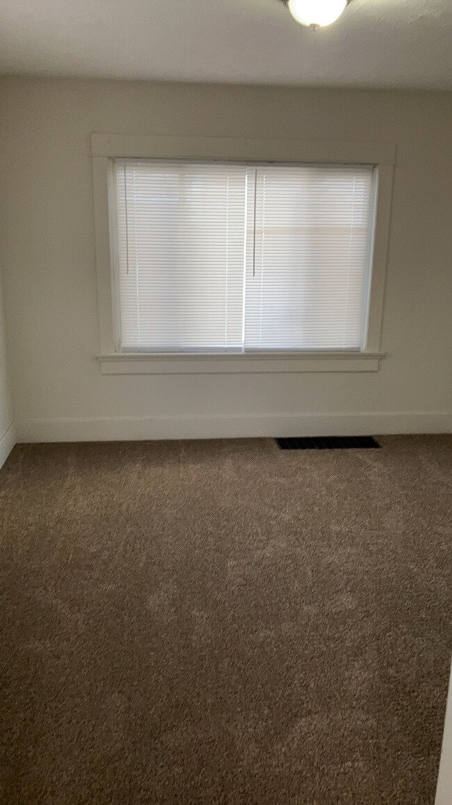 Building Photo - 237 Westwood Ave