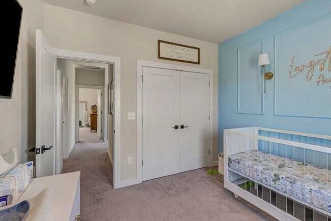 Building Photo - 3639 Hydes Ferry Rd