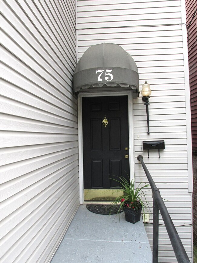 Building Photo - 75 Wyoming St