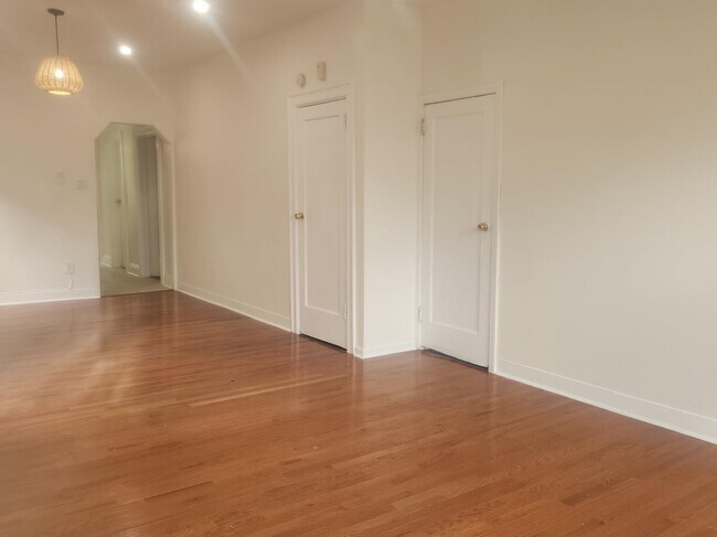 Building Photo - 151 W 33rd St